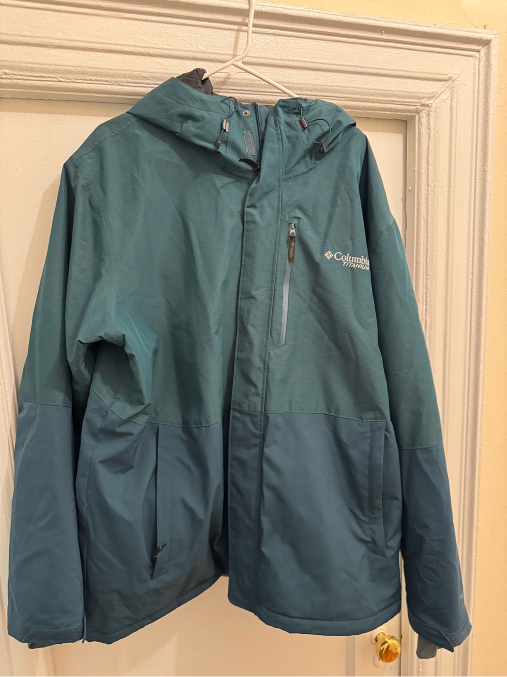 Columbia titanium winter district II men’s ski jacket size XXL